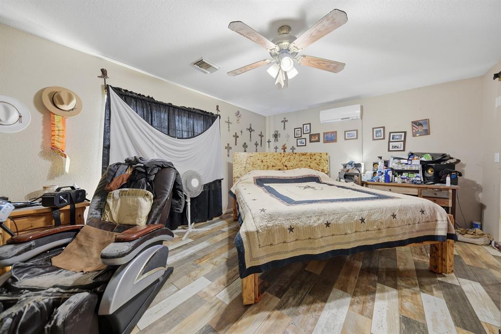 4057 W Highway 21 Paige TX 78659