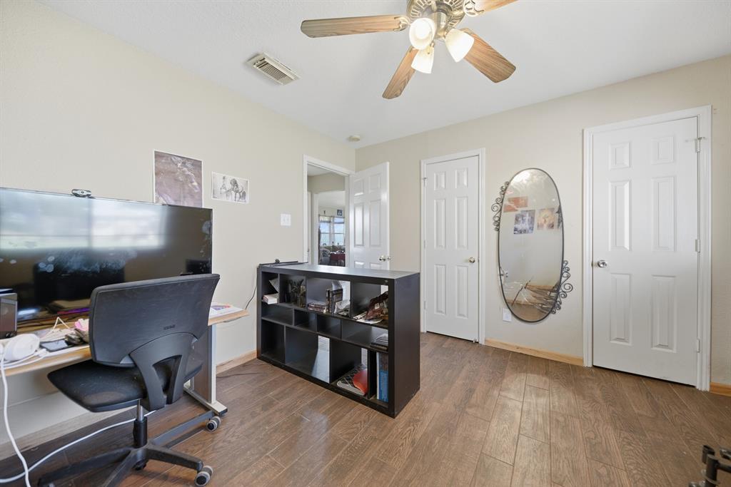 4057 W Highway 21 Paige TX 78659