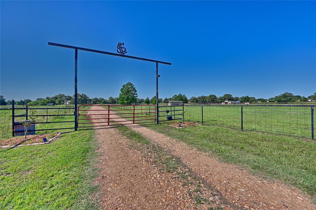 4057 W Highway 21 Paige TX 78659
