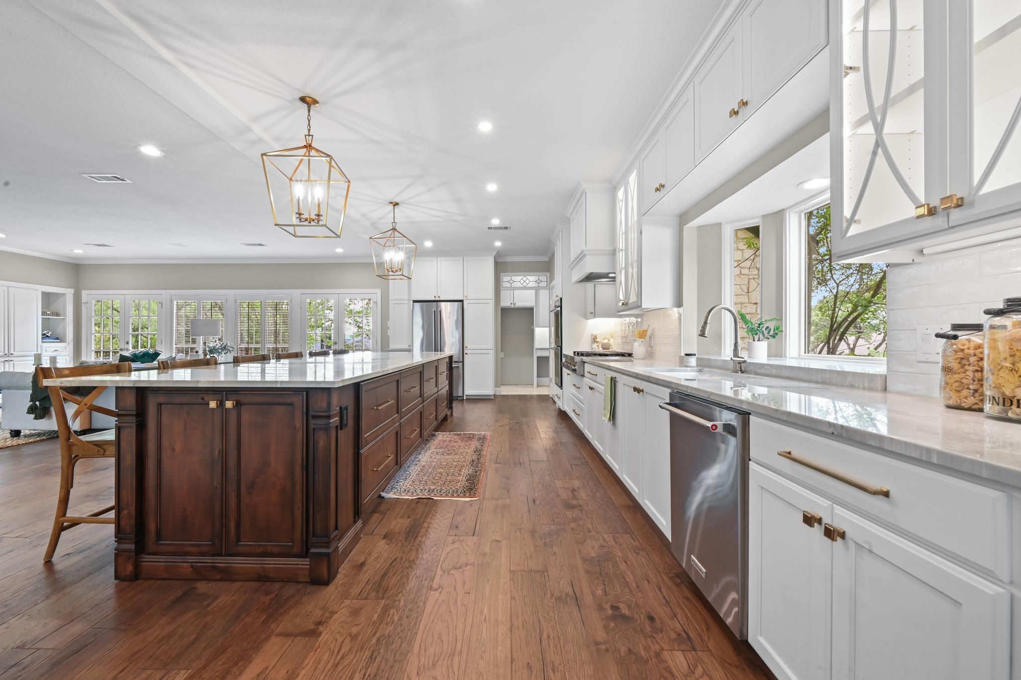 6511 Torrey Pines Cove Austin TX 78746