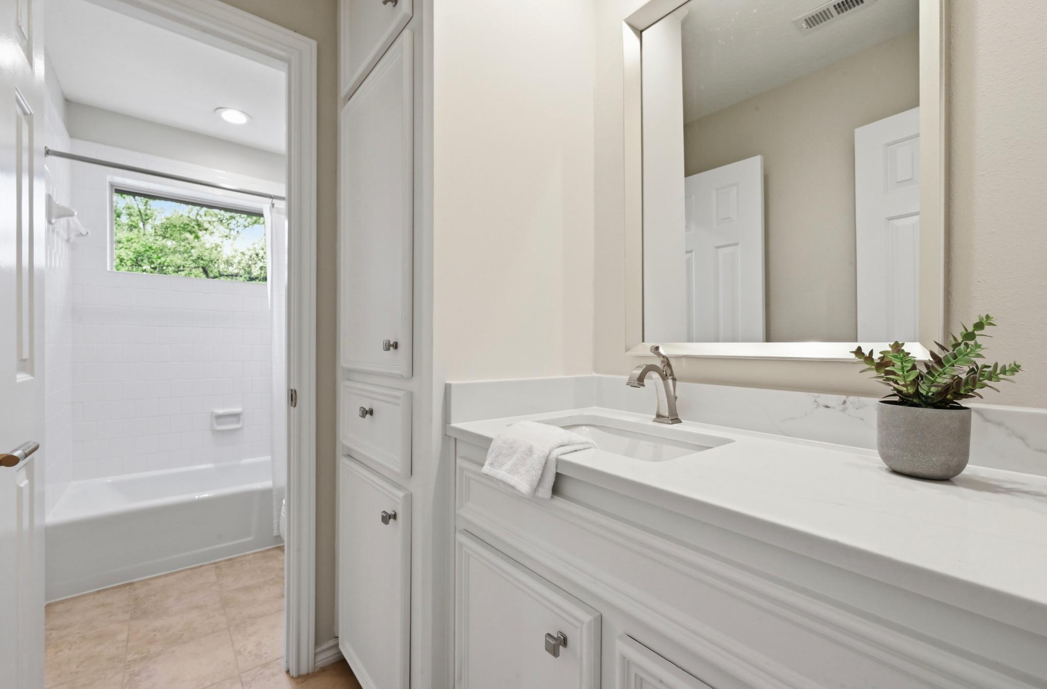 6511 Torrey Pines Cove Austin TX 78746