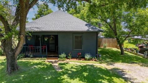 506 N Hill Street Caldwell TX 77836