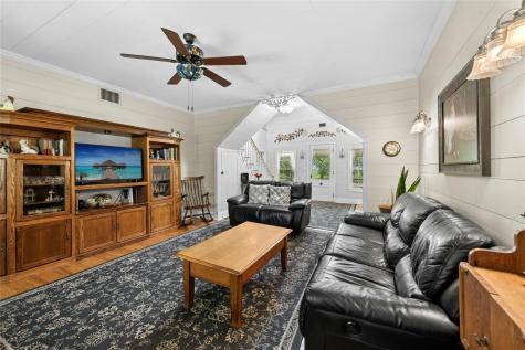 1610 County Road 463 Elgin TX 78621