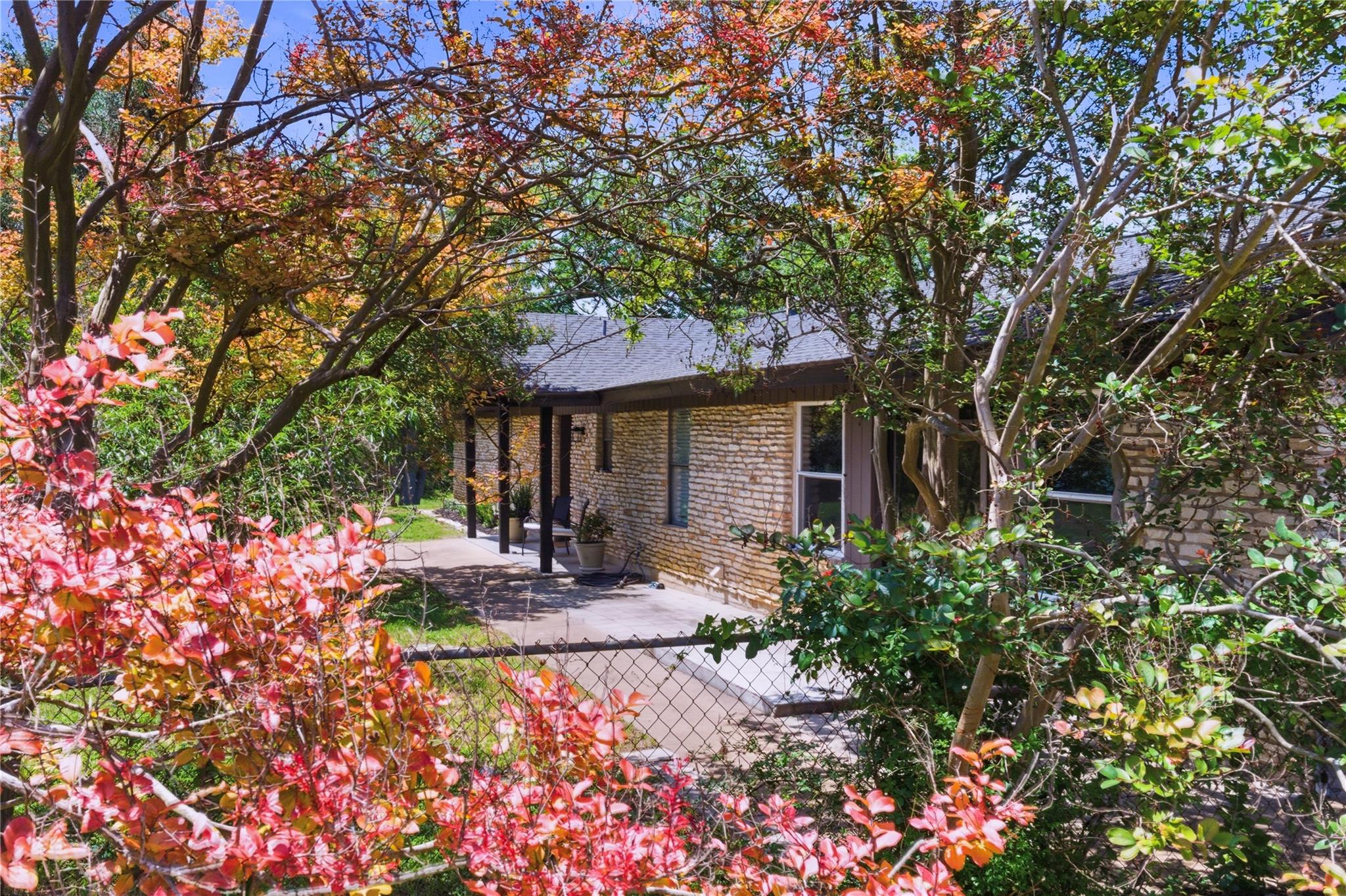 8203 N Madrone Trail N Austin TX 78737