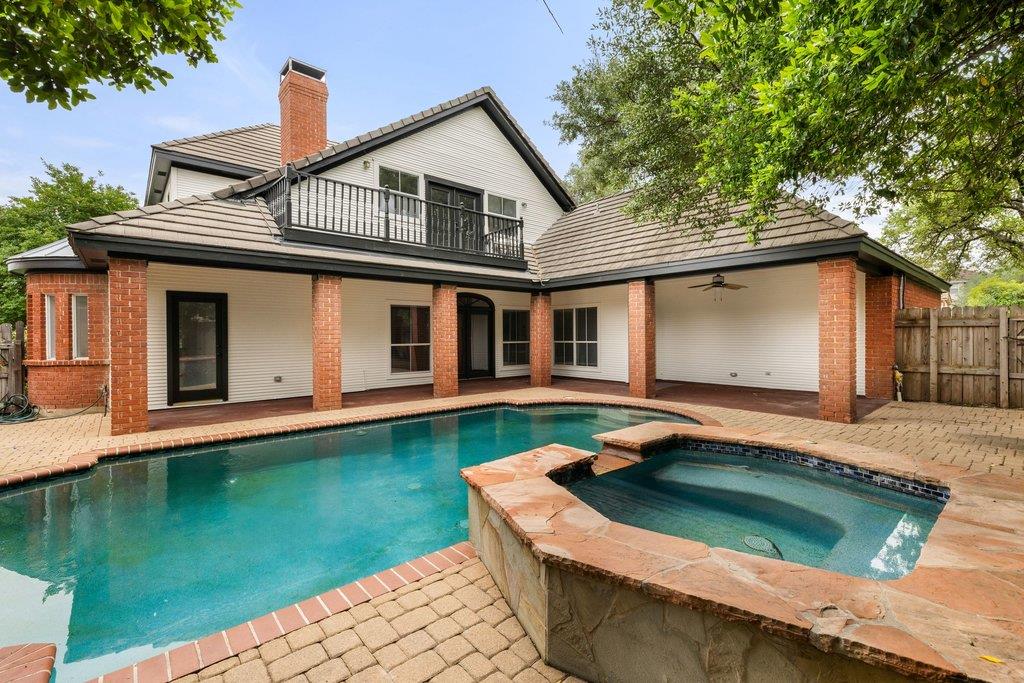 33 Cottondale Road The Hills TX 78738
