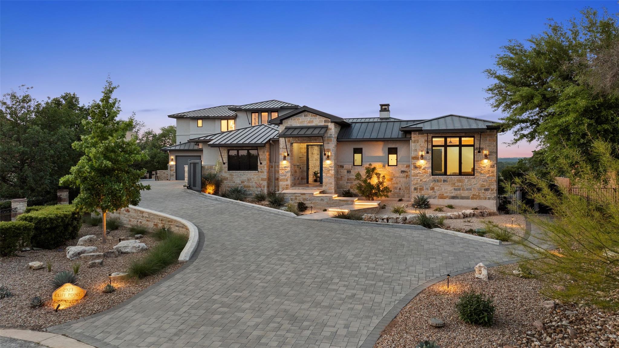 2923 Cliff Point Spicewood TX 78669