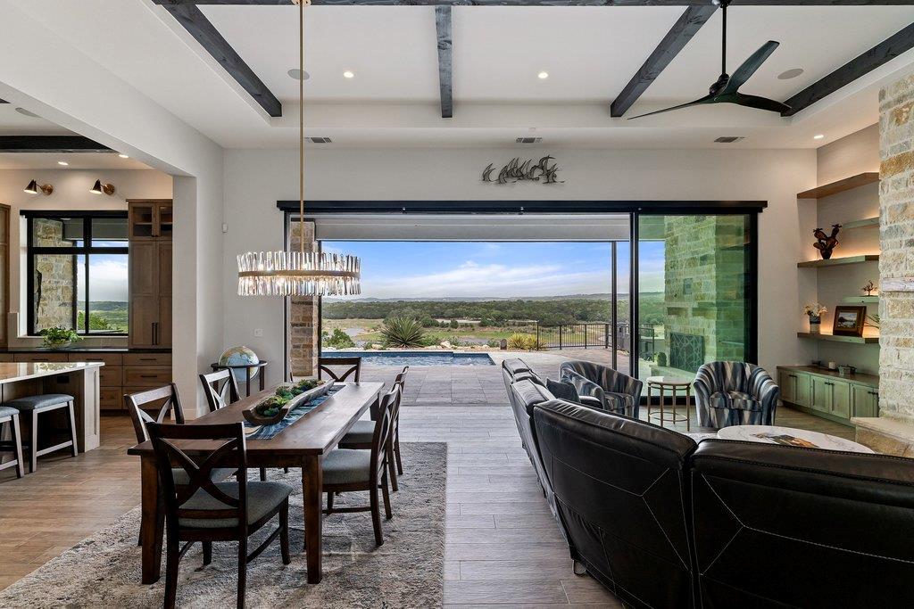 2923 Cliff Point Spicewood TX 78669
