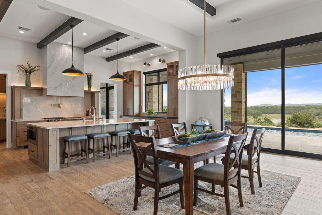 2923 Cliff Point Spicewood TX 78669