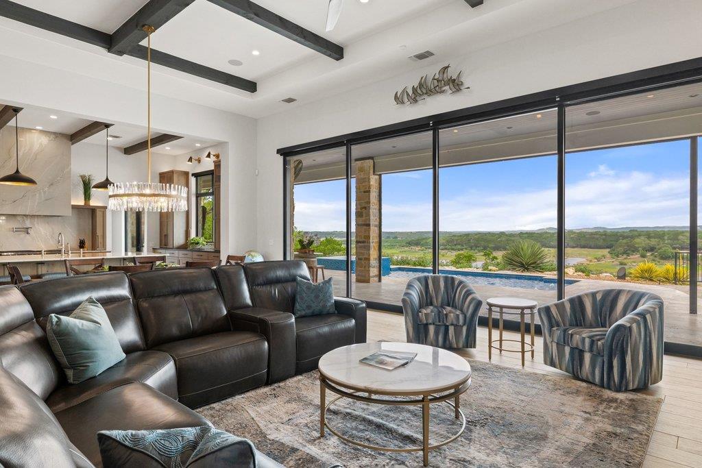 2923 Cliff Point Spicewood TX 78669