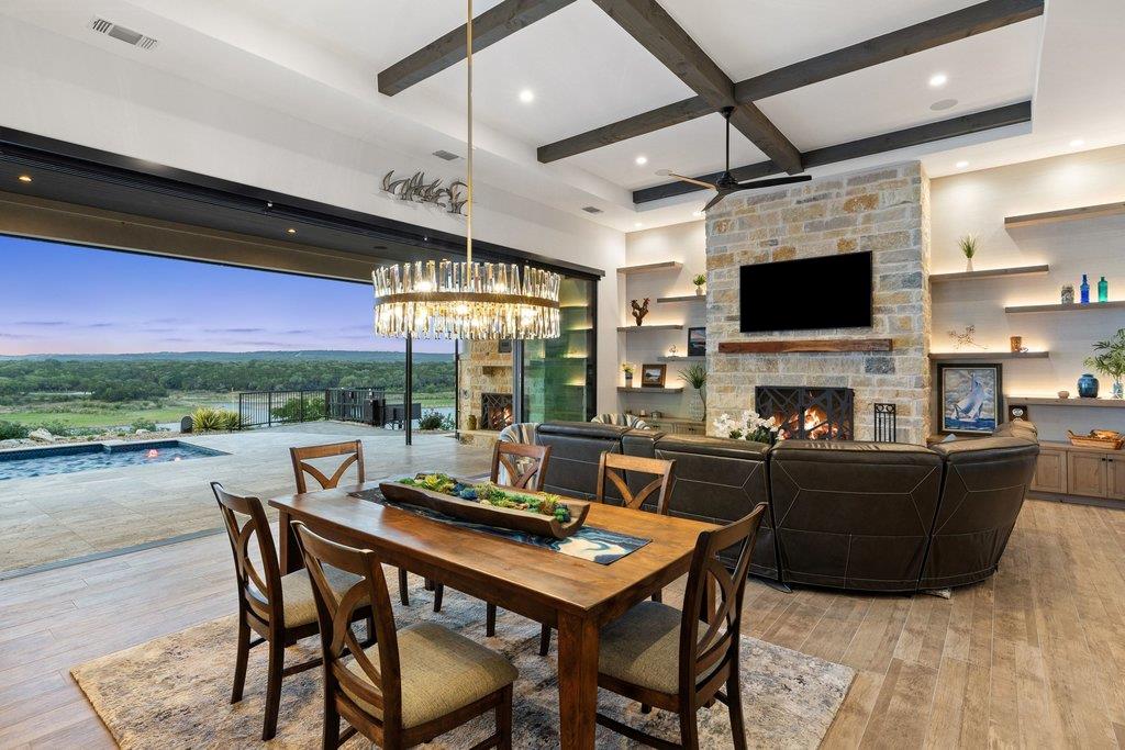 2923 Cliff Point Spicewood TX 78669