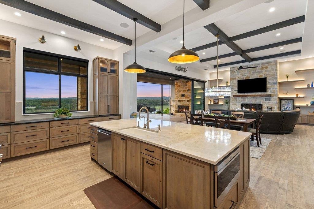2923 Cliff Point Spicewood TX 78669