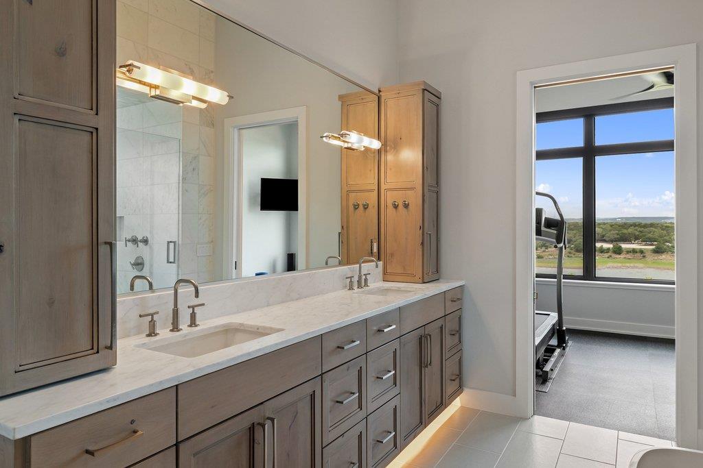 2923 Cliff Point Spicewood TX 78669