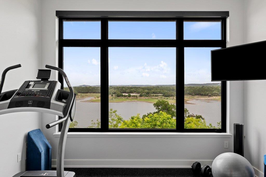2923 Cliff Point Spicewood TX 78669