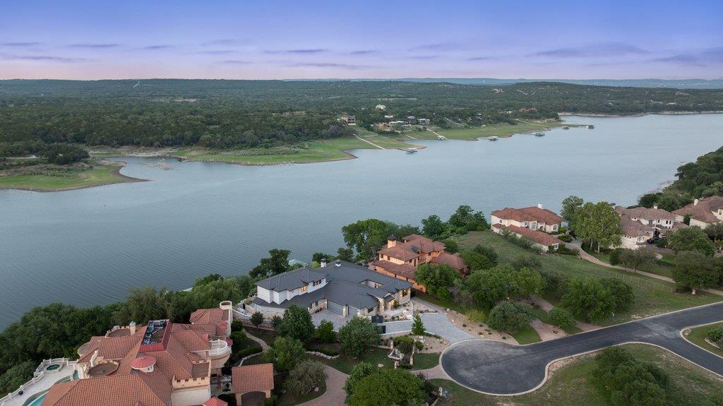 2923 Cliff Point Spicewood TX 78669