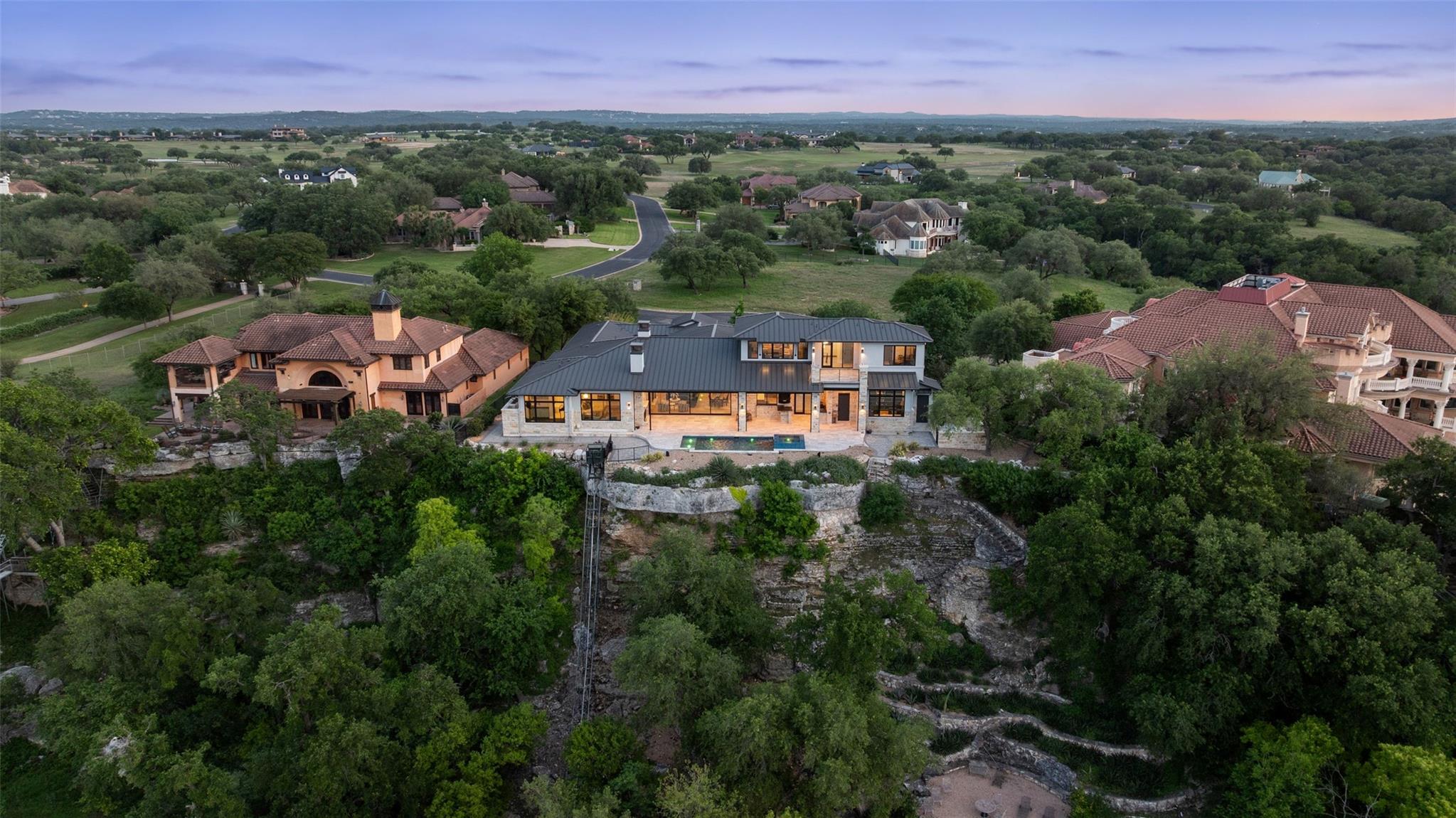 2923 Cliff Point Spicewood TX 78669