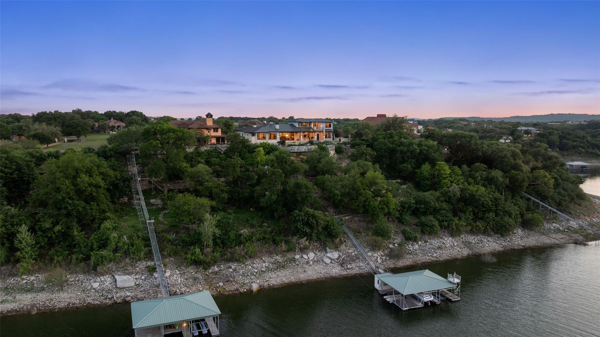 2923 Cliff Point Spicewood TX 78669