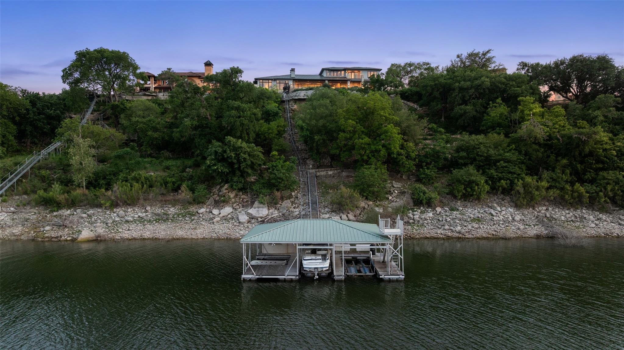 2923 Cliff Point Spicewood TX 78669