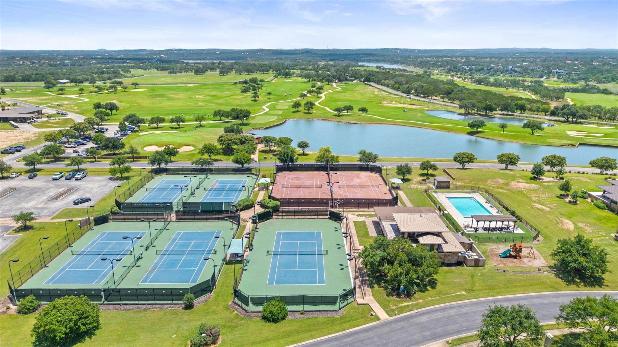 2923 Cliff Point Spicewood TX 78669