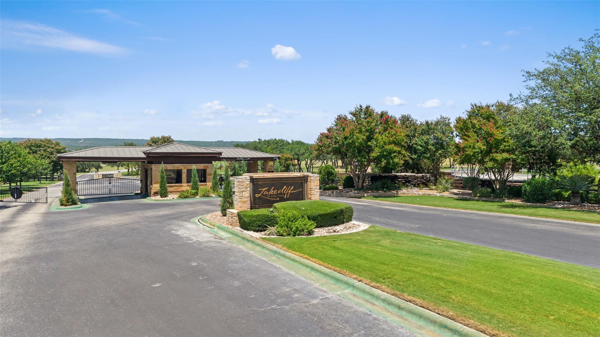 2923 Cliff Point Spicewood TX 78669