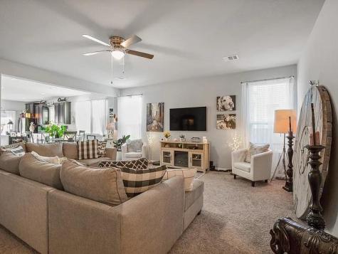 245 E Broade Street Leander TX 78641