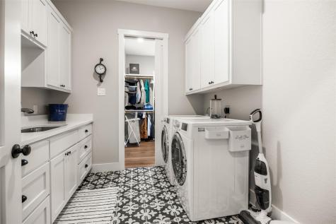 231 Hacienda Place Dripping Springs TX 78620