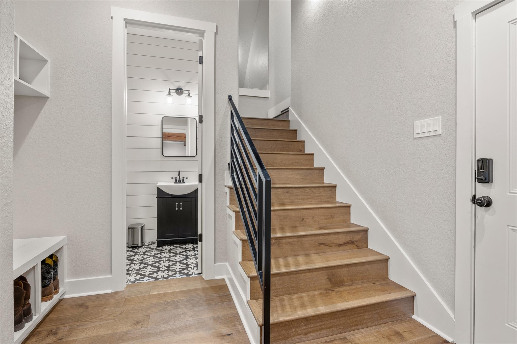 231 Hacienda Place Dripping Springs TX 78620