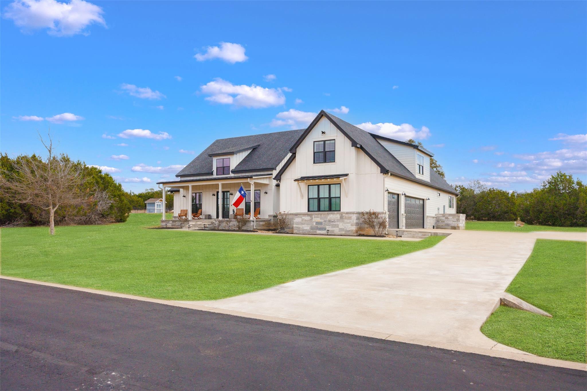 231 Hacienda Place Dripping Springs TX 78620
