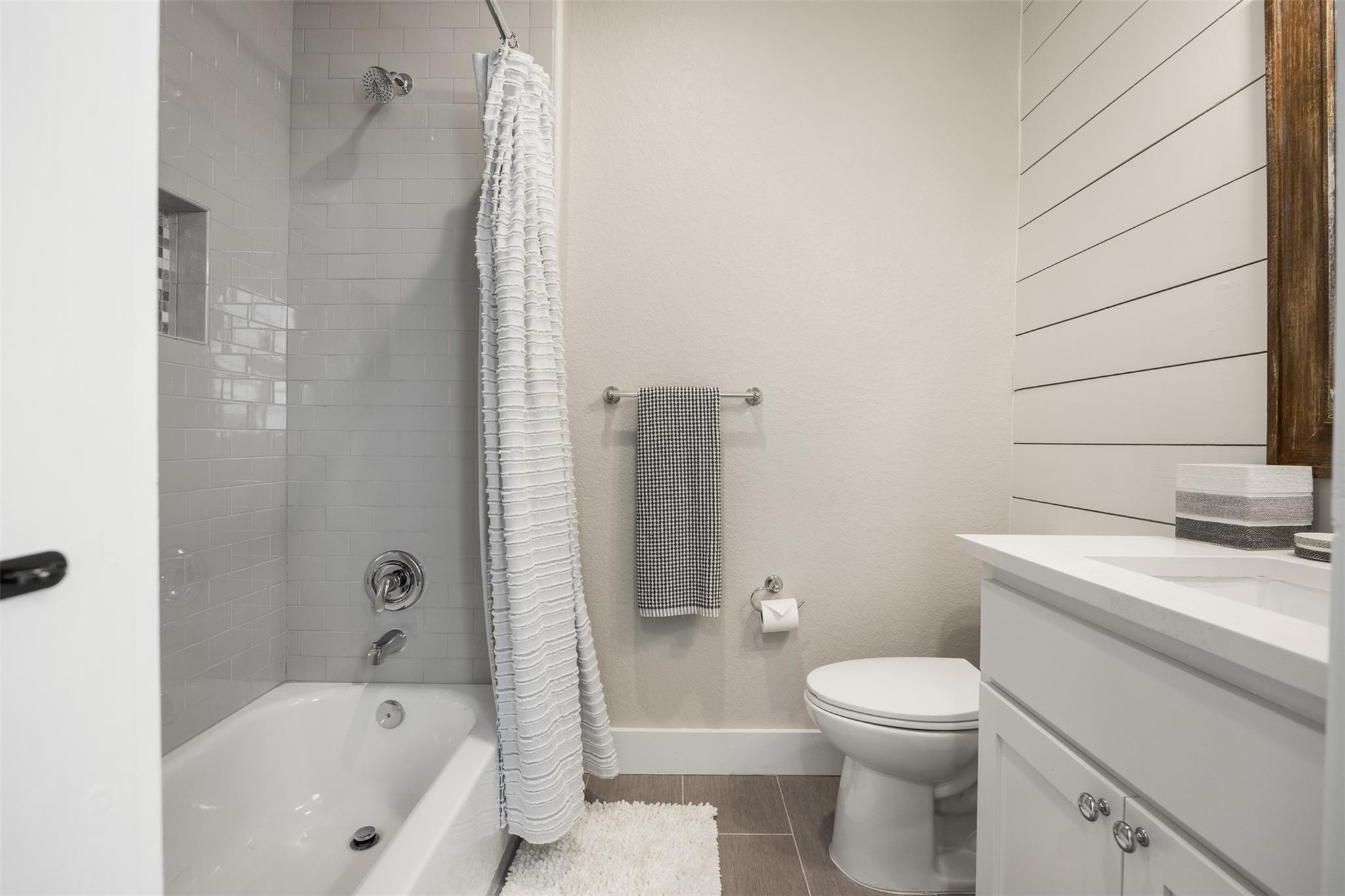 231 Hacienda Place Dripping Springs TX 78620