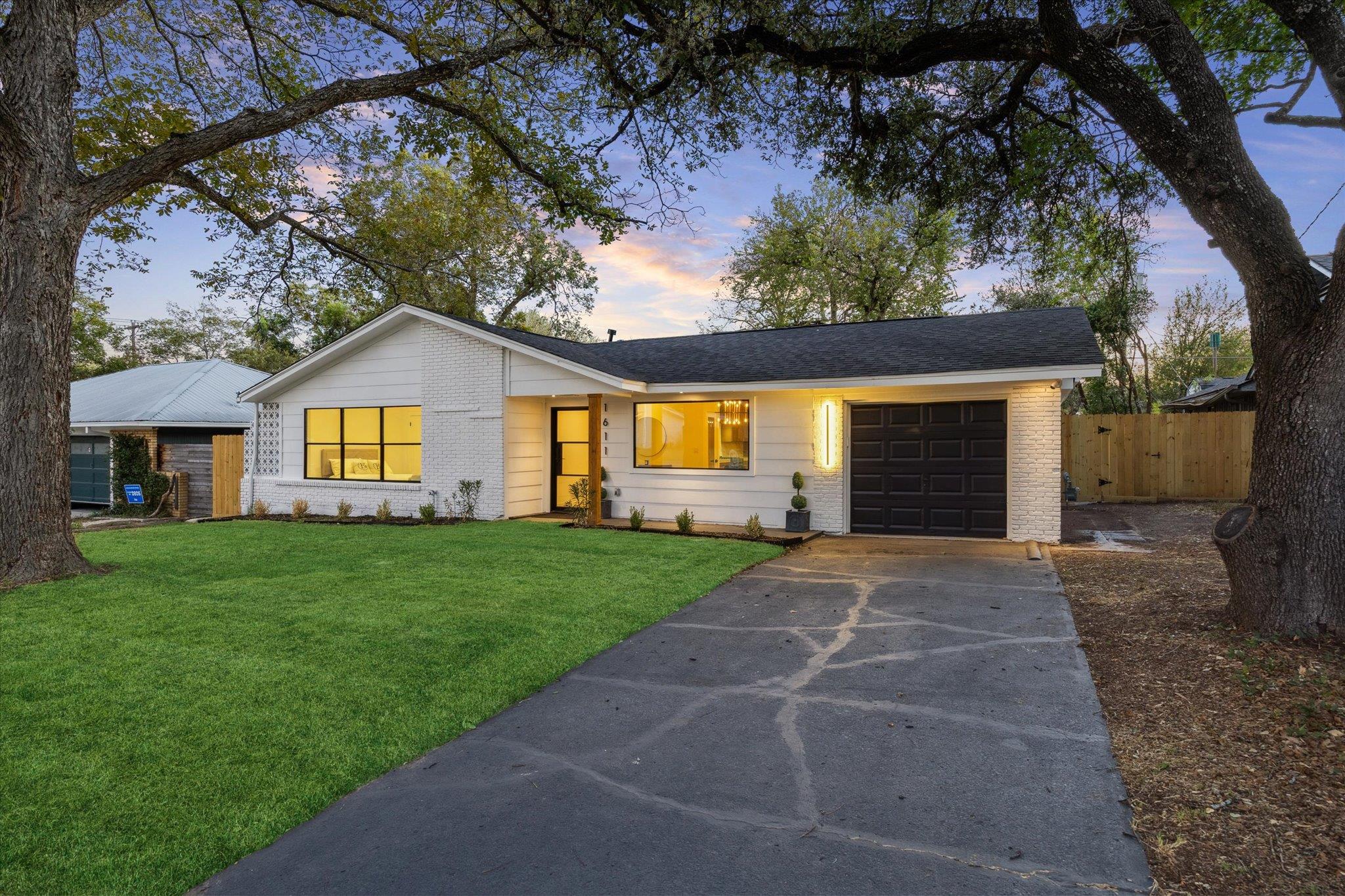1611 Ridgehaven Drive Austin TX 78723