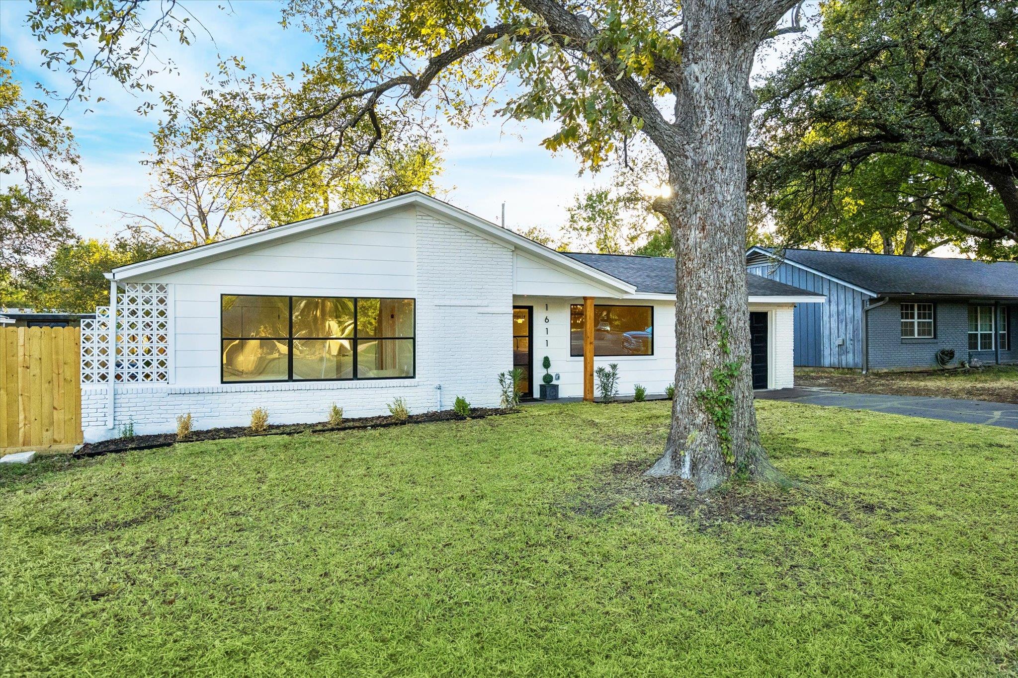 1611 Ridgehaven Drive Austin TX 78723