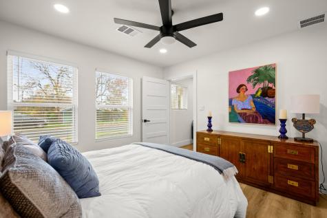 207 White Oak Drive Austin TX 78753