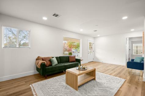 207 White Oak Drive Austin TX 78753