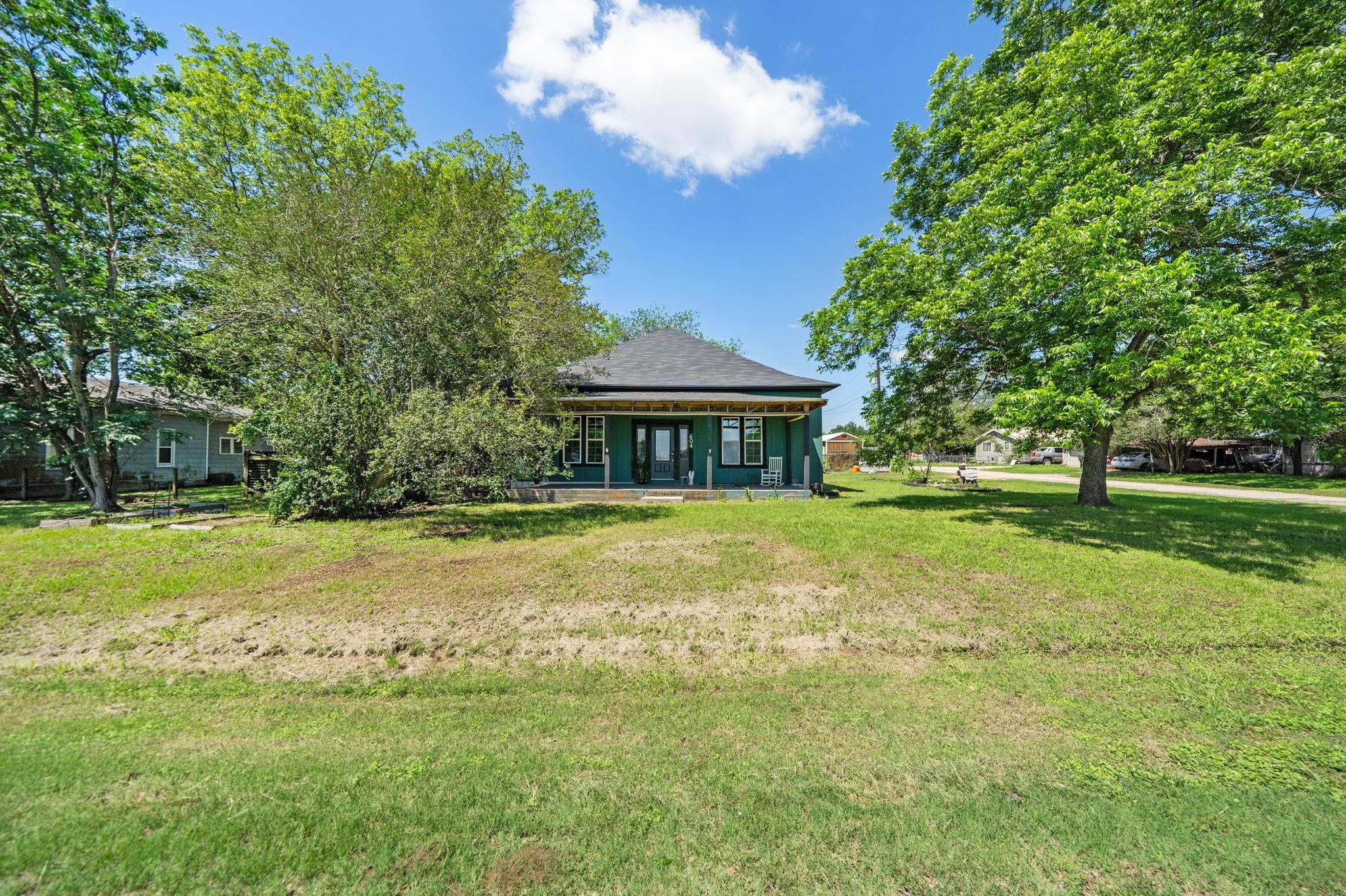 604 Avenue B Lexington TX 78947