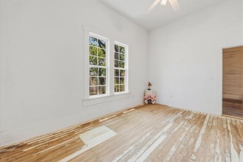 604 Avenue B Lexington TX 78947