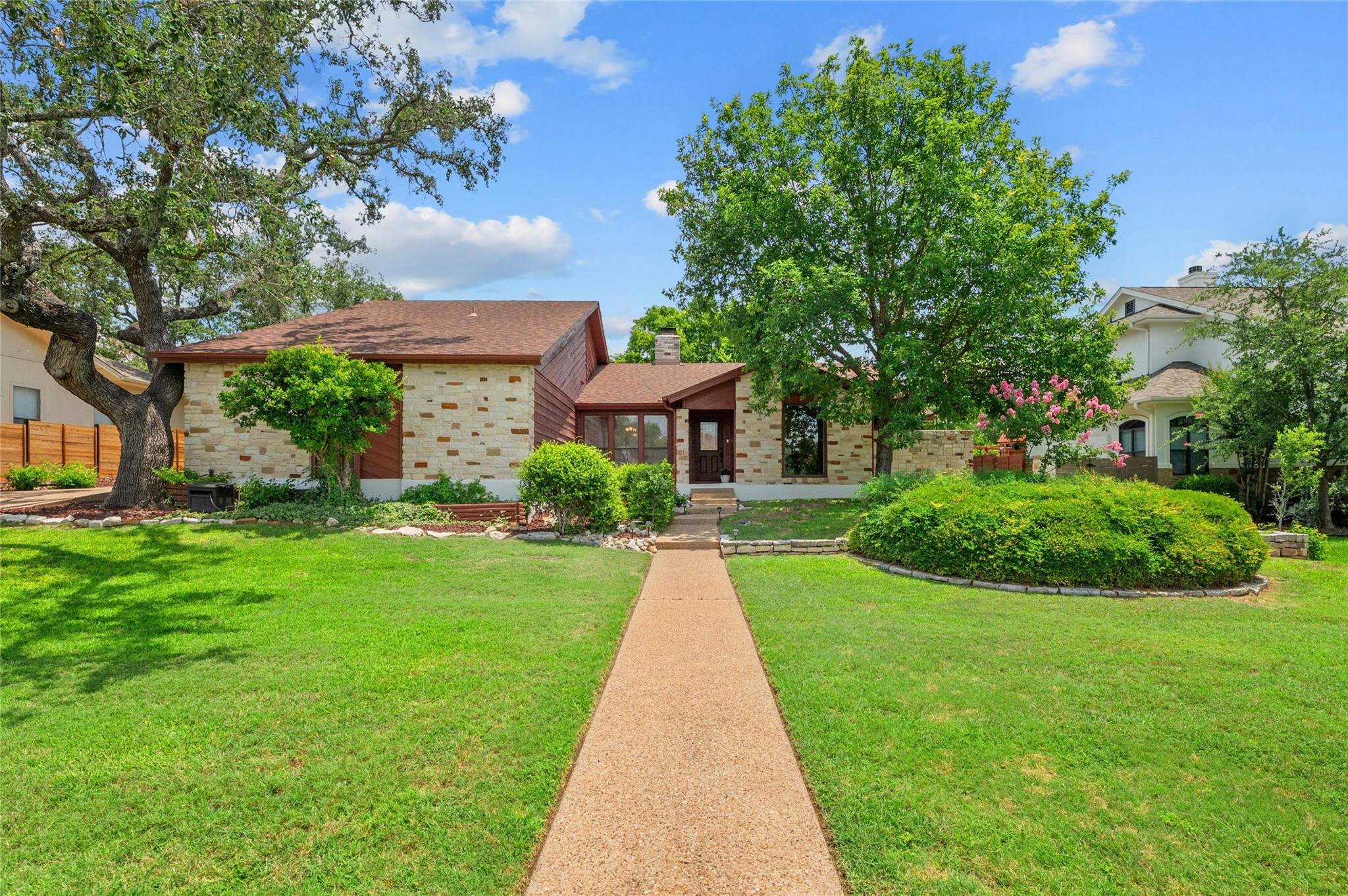 104 Carefree Circle Lakeway TX 78734