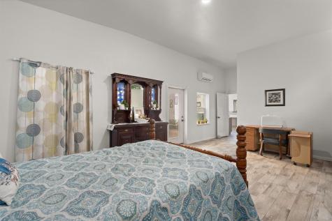 4992 Fm 1624 Lexington TX 78947