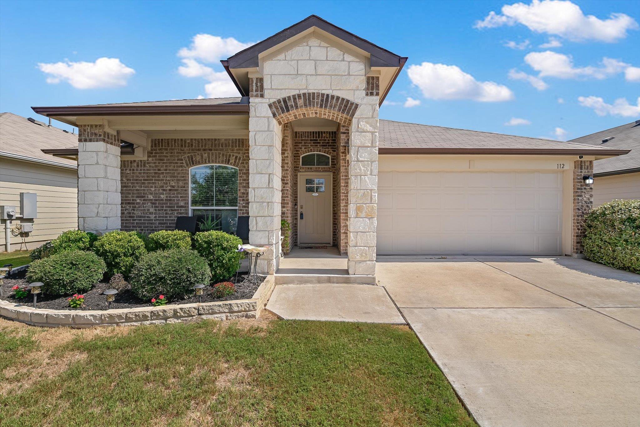 112 Groves Lane Hutto TX 78634