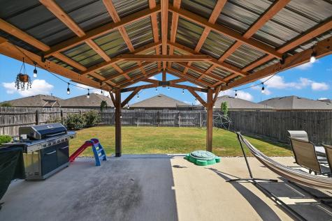 112 Groves Lane Hutto TX 78634