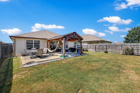 112 Groves Lane Hutto TX 78634
