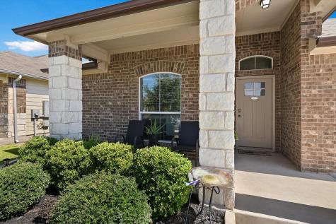 112 Groves Lane Hutto TX 78634