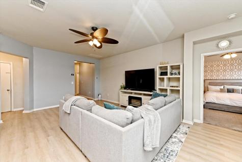 112 Groves Lane Hutto TX 78634