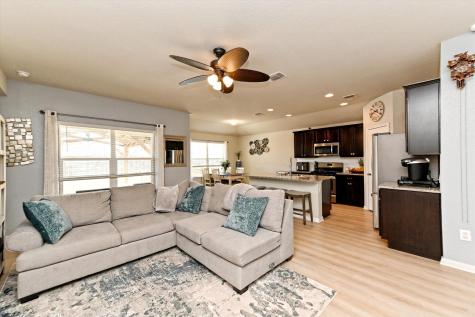 112 Groves Lane Hutto TX 78634