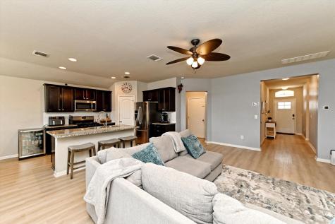 112 Groves Lane Hutto TX 78634