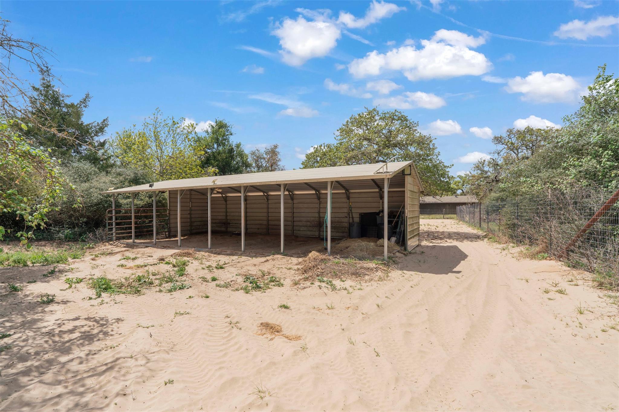 10996 Cr 311 Rockdale TX 76567