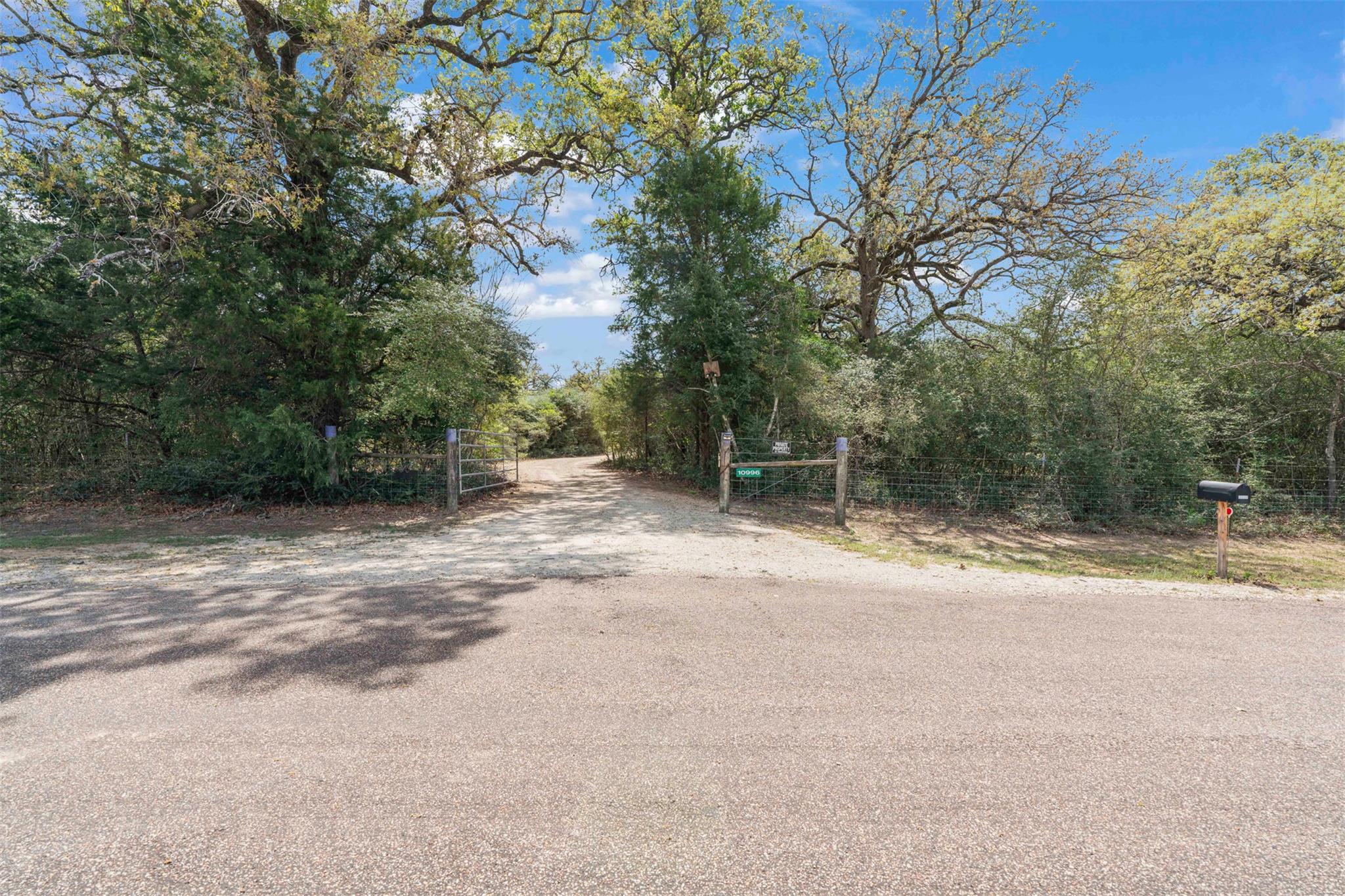 10996 Cr 311 Rockdale TX 76567