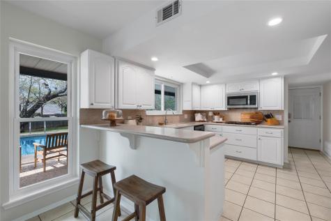 2403 Comburg Castle Way Austin TX 78748