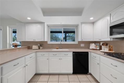 2403 Comburg Castle Way Austin TX 78748