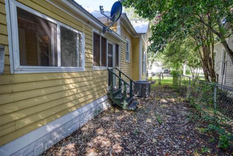 602 Mills Street Smithville TX 78957