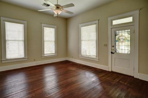 602 Mills Street Smithville TX 78957
