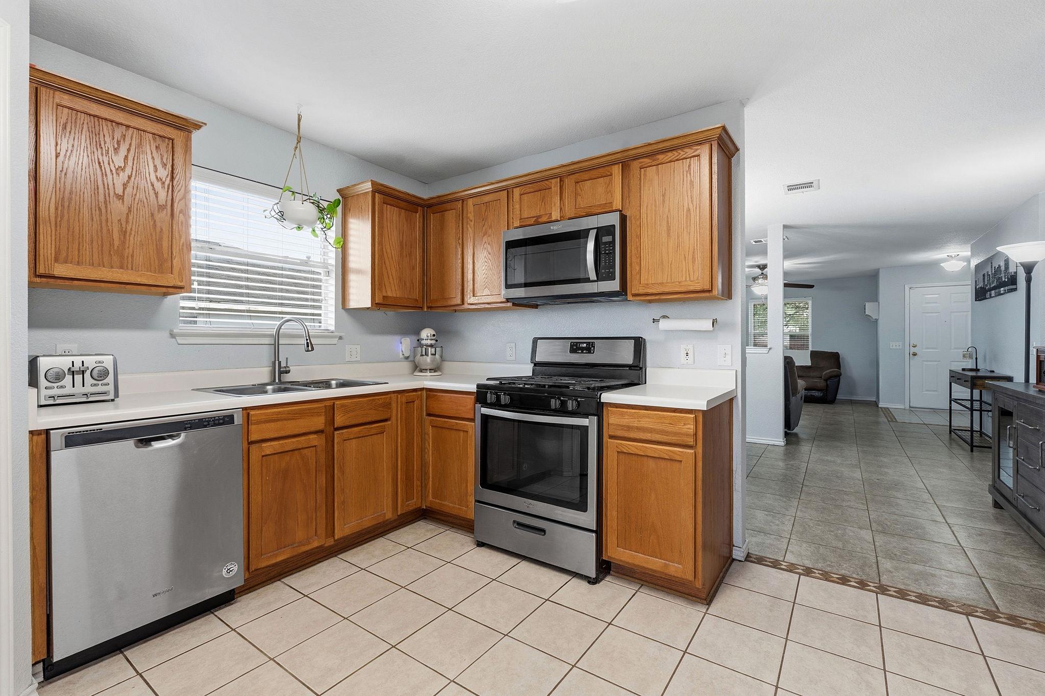 626 Atlantis Kyle TX 78640